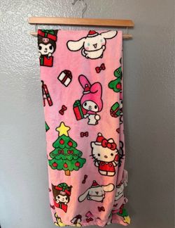 HELLO KITTY BLANKET HELLO KITTY CHRISTMAS BLANKET NEW **NO TAG*