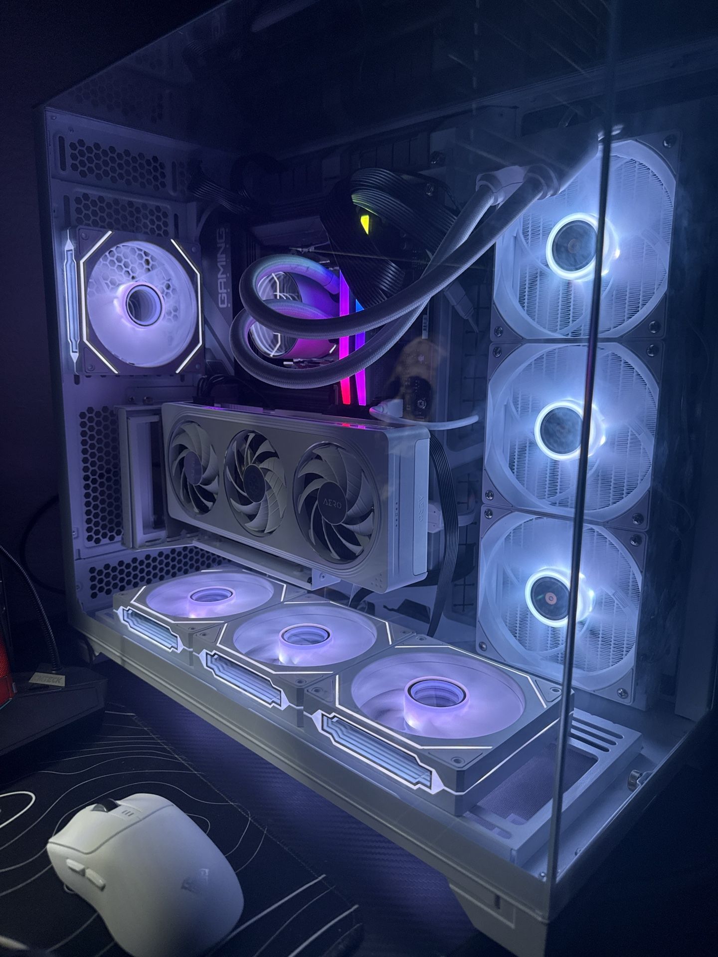 Gaming PC – RTX 5060, Ryzen 7 7700X, 32GB DDR5, 1TB SSD, 360mm AIO – Lian Li White RGB