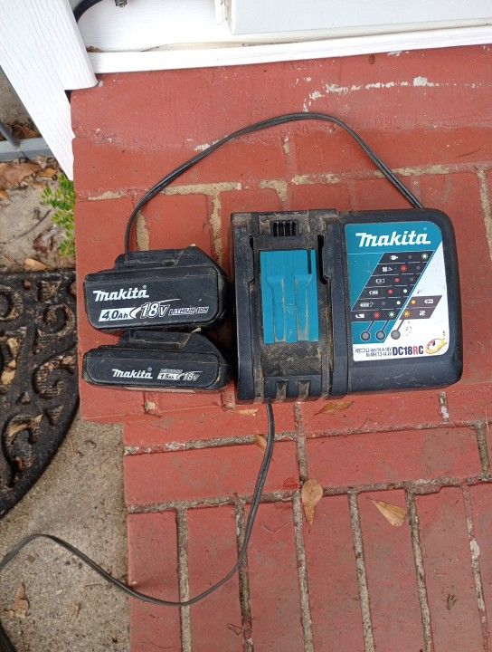 Makita 18 Volt Charger With 2 Batteries