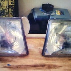 Toyota Tacoma OEM Headlights 