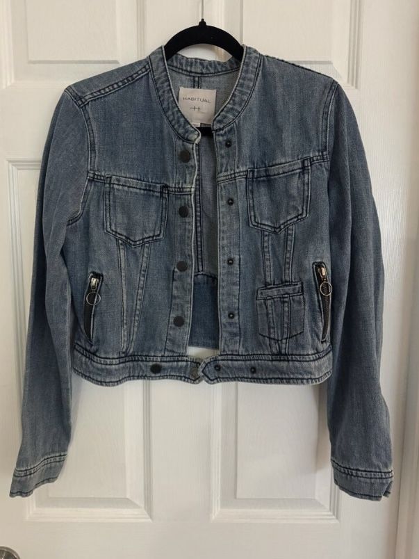 Women’s Blue Long Sleeves Jean Jackets