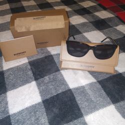 Burberry Sun Glasses 