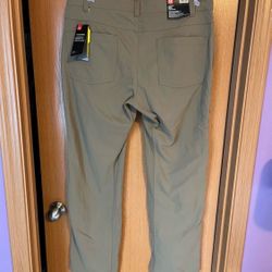 New Men’s Under Armor Pants