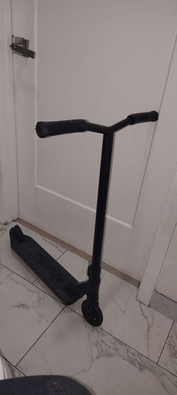 ALL BLACK SCOOTER