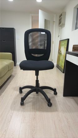 Black Mesh Office Chair – Adjustable Rolling Desk Chair