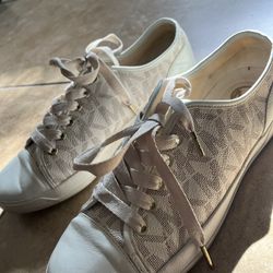 Michael Kors Shoes Size 9
