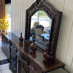 Dresser And Mirror 