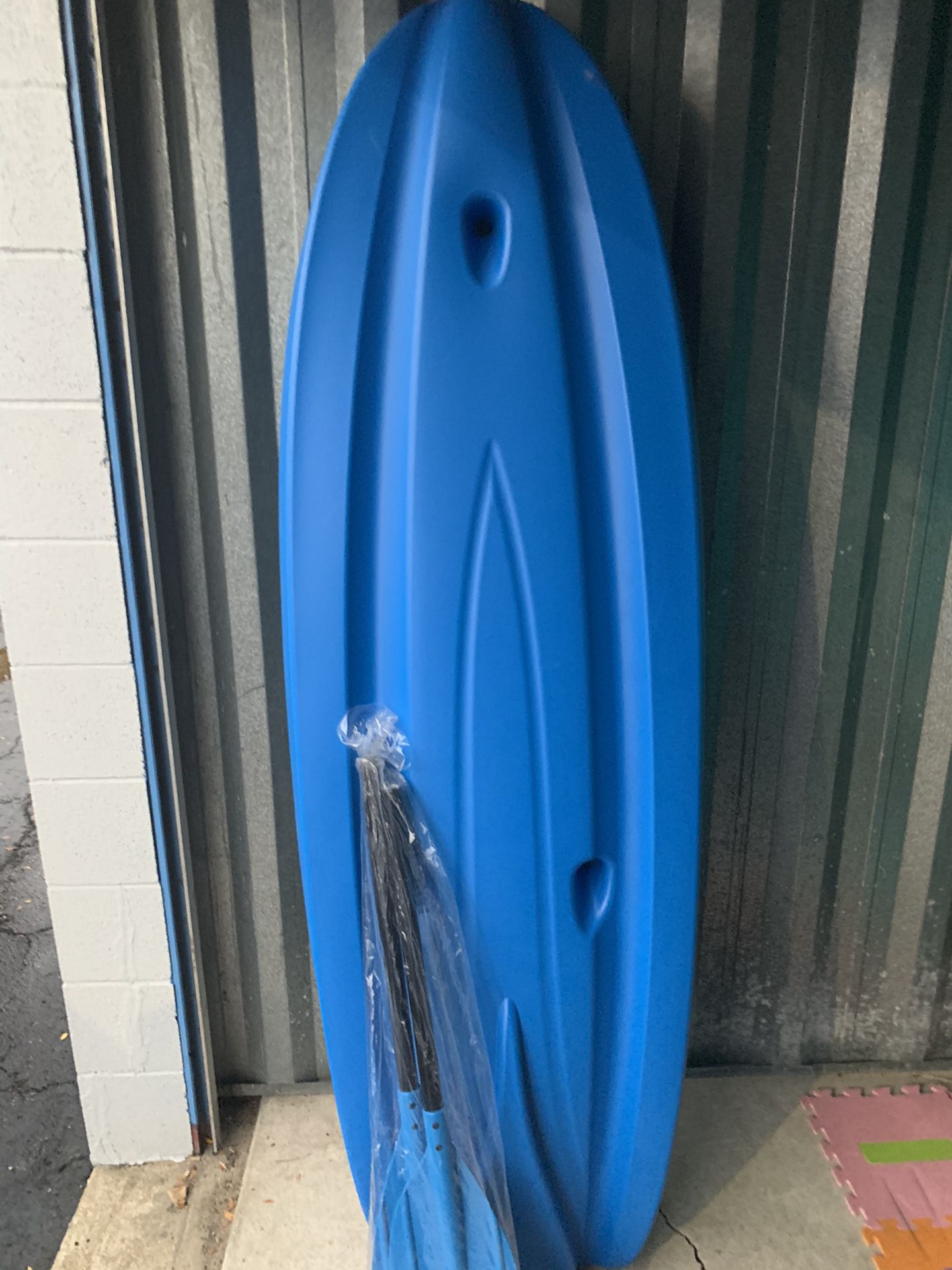 Brand New!!! Youth Kayak with paddles