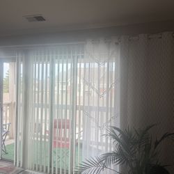 Curtains with a curtain rod 