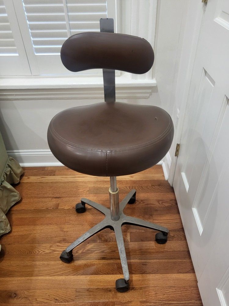 Vintage Adjustable Hobbiest Stool - Price negotiable