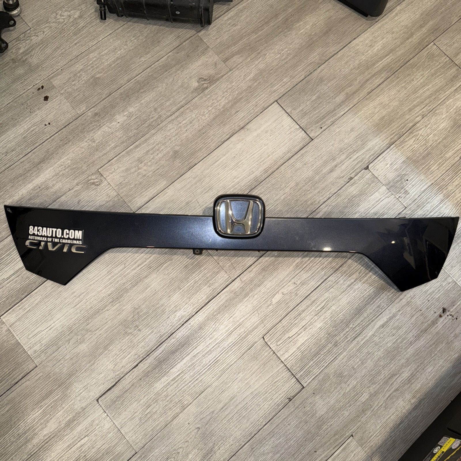 16 21 HONDA CIVIC TRUNK LID MOLDING CAMERA MODERN STEEL 74890-TBAA-A1 OEM