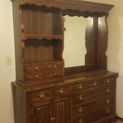 Riverside 3 Piece Dresser Set