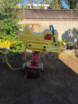 BULLDOZER SPRING RIDER – W/ COIL SPRING