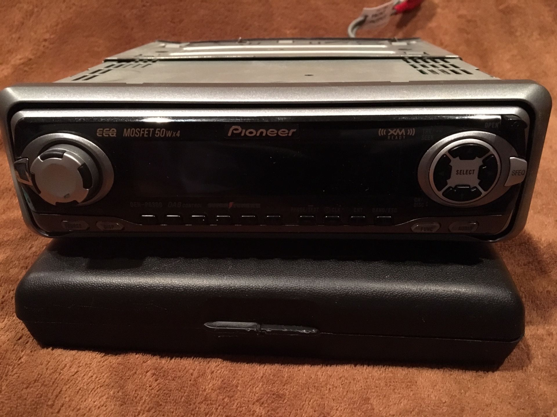 Pioneer Car Stereo with Detachable face/remote
