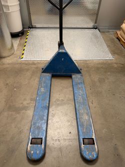 Manual Pallet Jack 500 lbs capacity