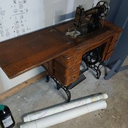 Old White Brand Sewing Machine. 