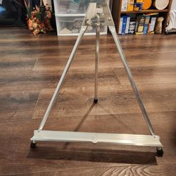 Folding Lightweight Aluminium Artist's Travel Easel, Great condition 
