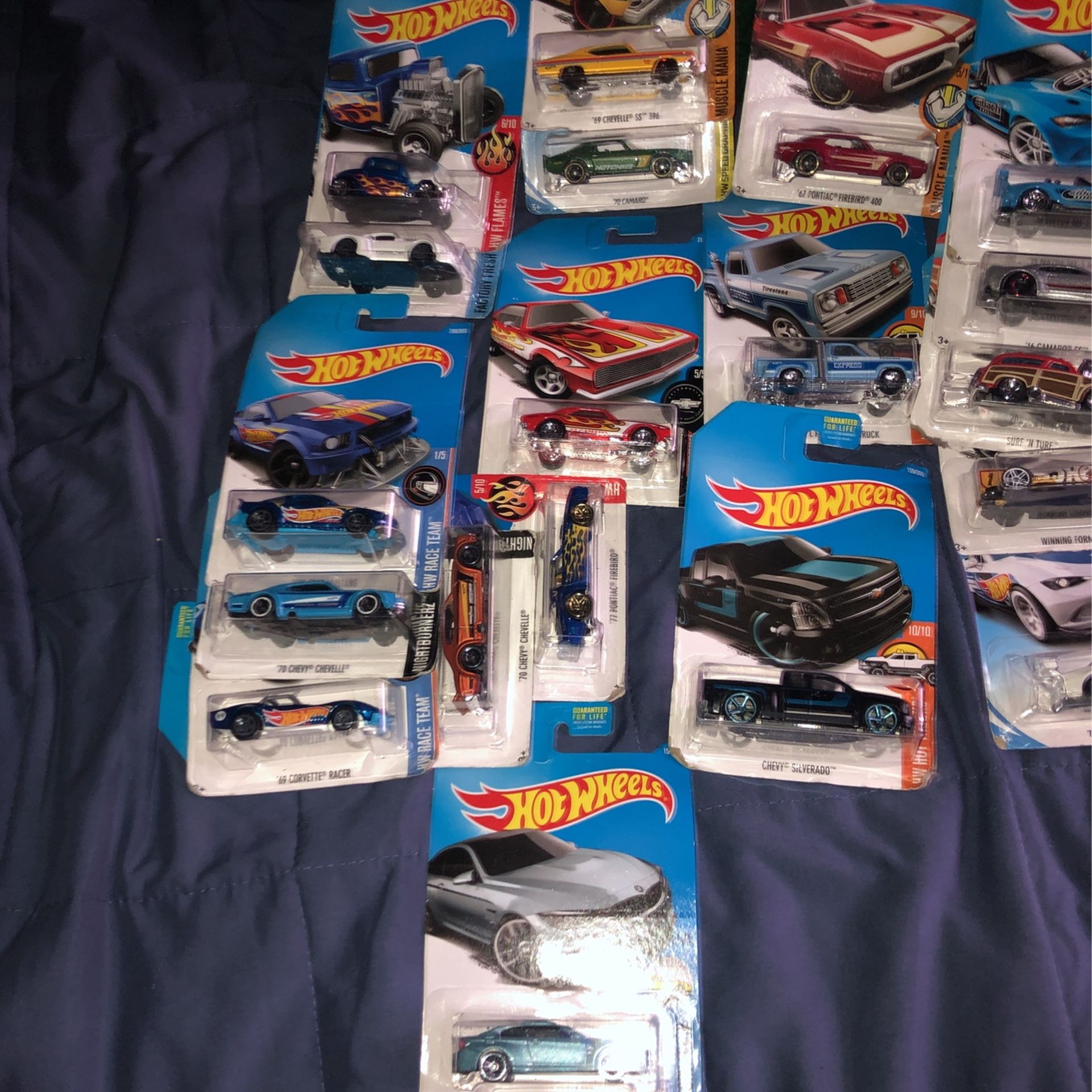 20 Hot wheels