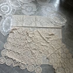 12 Handmade Cotton Doilies - Crocheted Large And Small. Cash Only. Pickup In San Francisco  No Odors. Pick Up In San Francisco Cash Only.