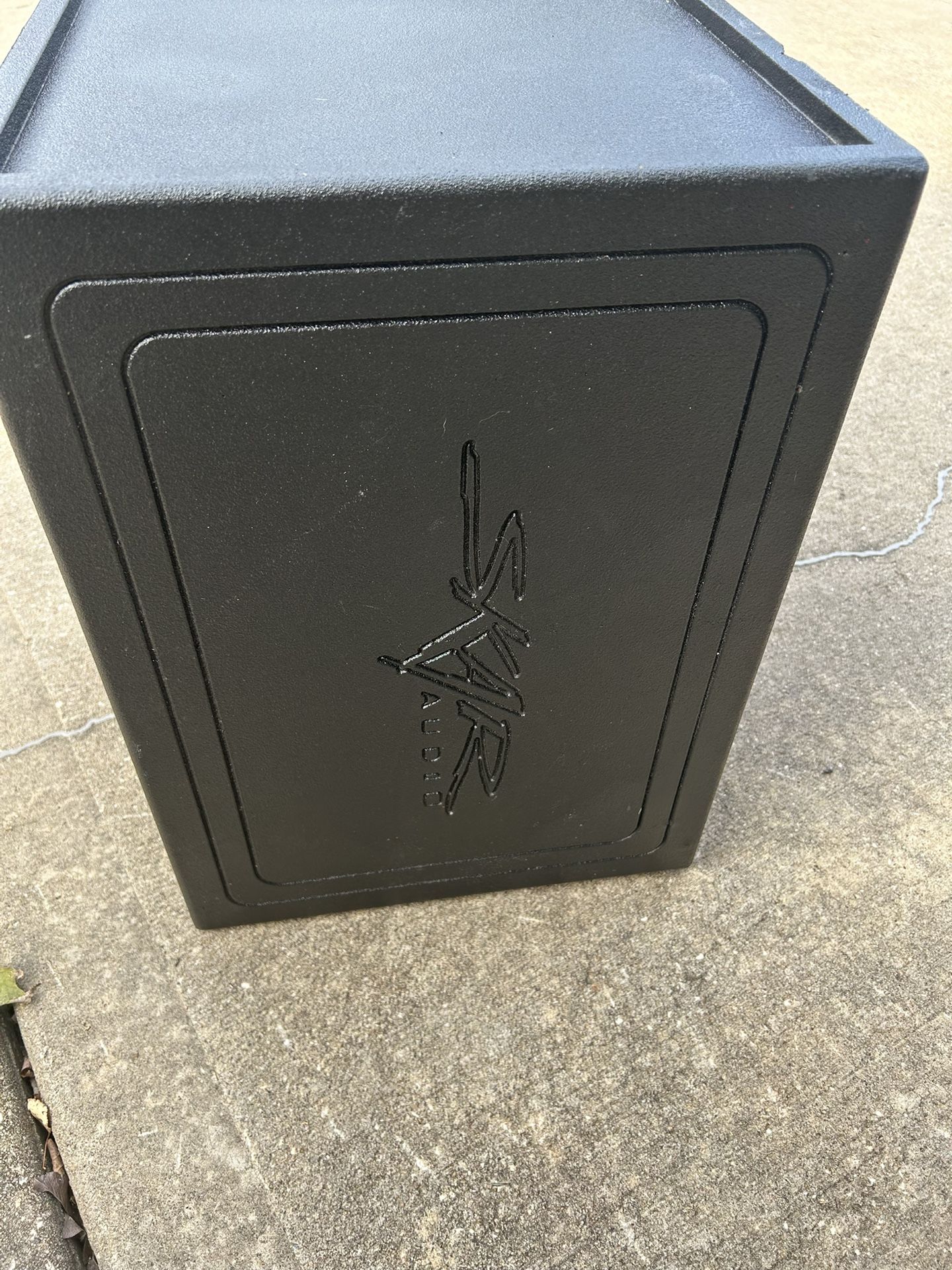 Skar Audio AR1X12V Single 12" Universal Fit Ported Subwoofer Box