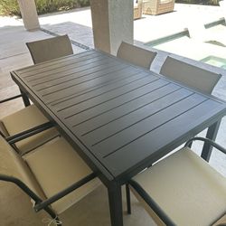 Extendable Patio Table