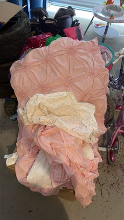 Girl crib bedding: mattress cover, comforter, bumpers  & skirt