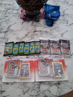 17 packs of sports cards MLB NFL 2025 2026  new