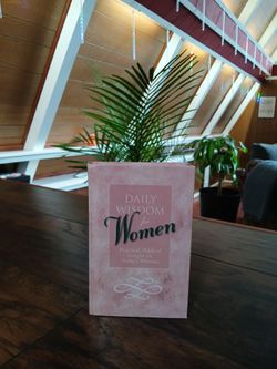 Daily Wisdom for Women by Carol L. Fitzpatrick (Hardcover)