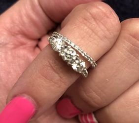 Beautiful Engagement & Wedding Rings Set