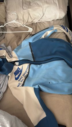 Off blue Nike tech