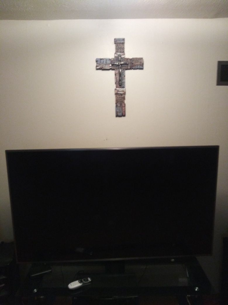 LG 4k ultra smart tv 2019 65" has crack in screen that need to be fixed
