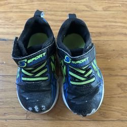 Boys light up sneakers size 6