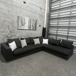 Modani Dark Gray Sectional 
