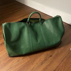 Louis Vutton Duffle Bag ! 