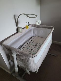Like New And Practical Bassinet Co sleeper