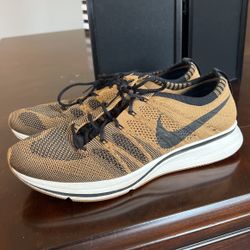 Nike Fly knit Men’s Ruining Shoes Size 8.5