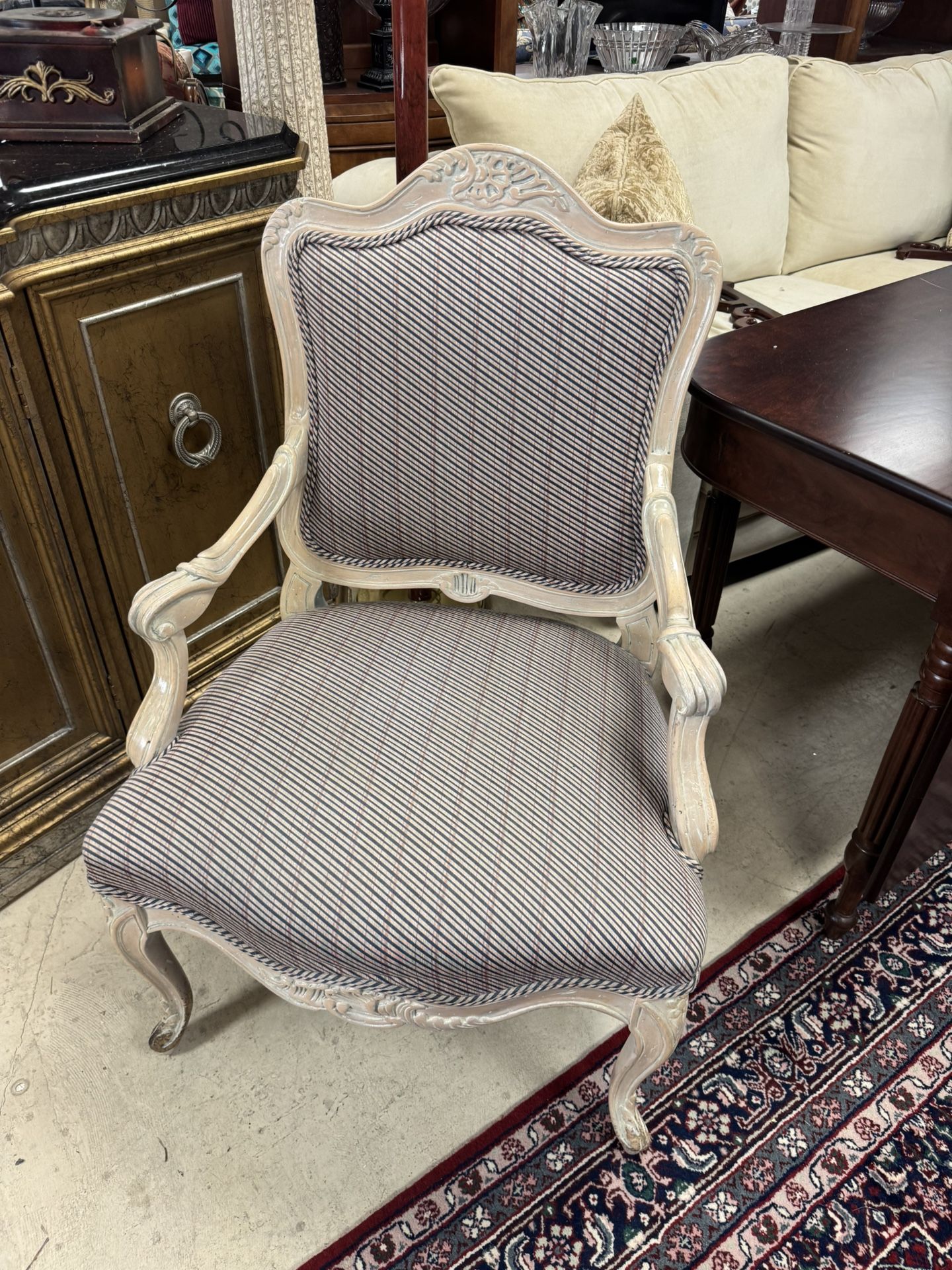 Louis XV style armchair with a striped upholstery - Excellent Condition