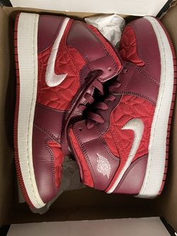 Jordan 1 Mid SE