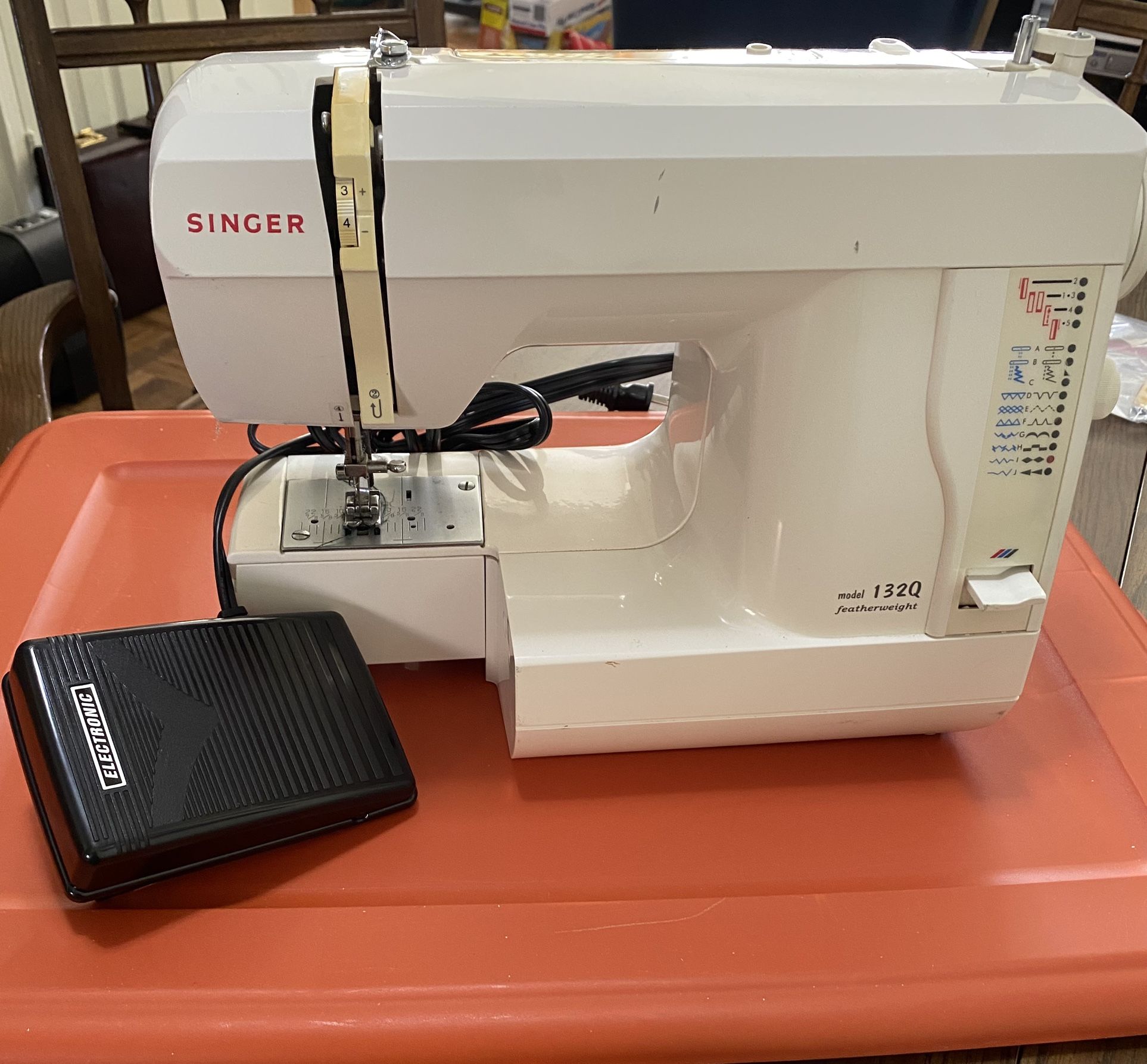 Singer Sewing machine 132Q