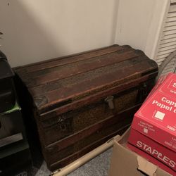 Vintage Barrel top Steamer Trunk