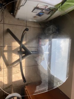 Glass Dinning Table 