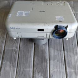 Nec Vt770 Professional Projector 