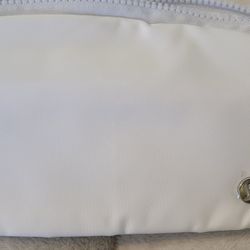 Lululemon Everywhere Belt Bag 