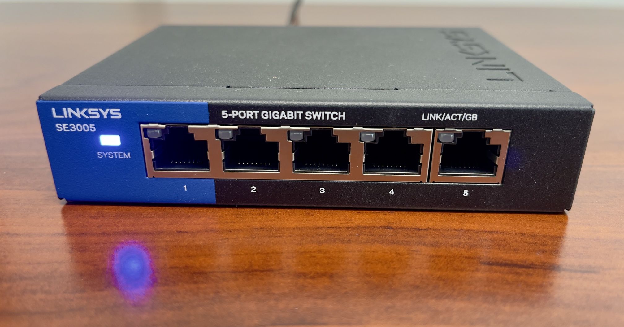 LINKSYS SE3005 V2 Ethernet Switch 5 Ports