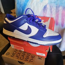 Nike Dunks 
