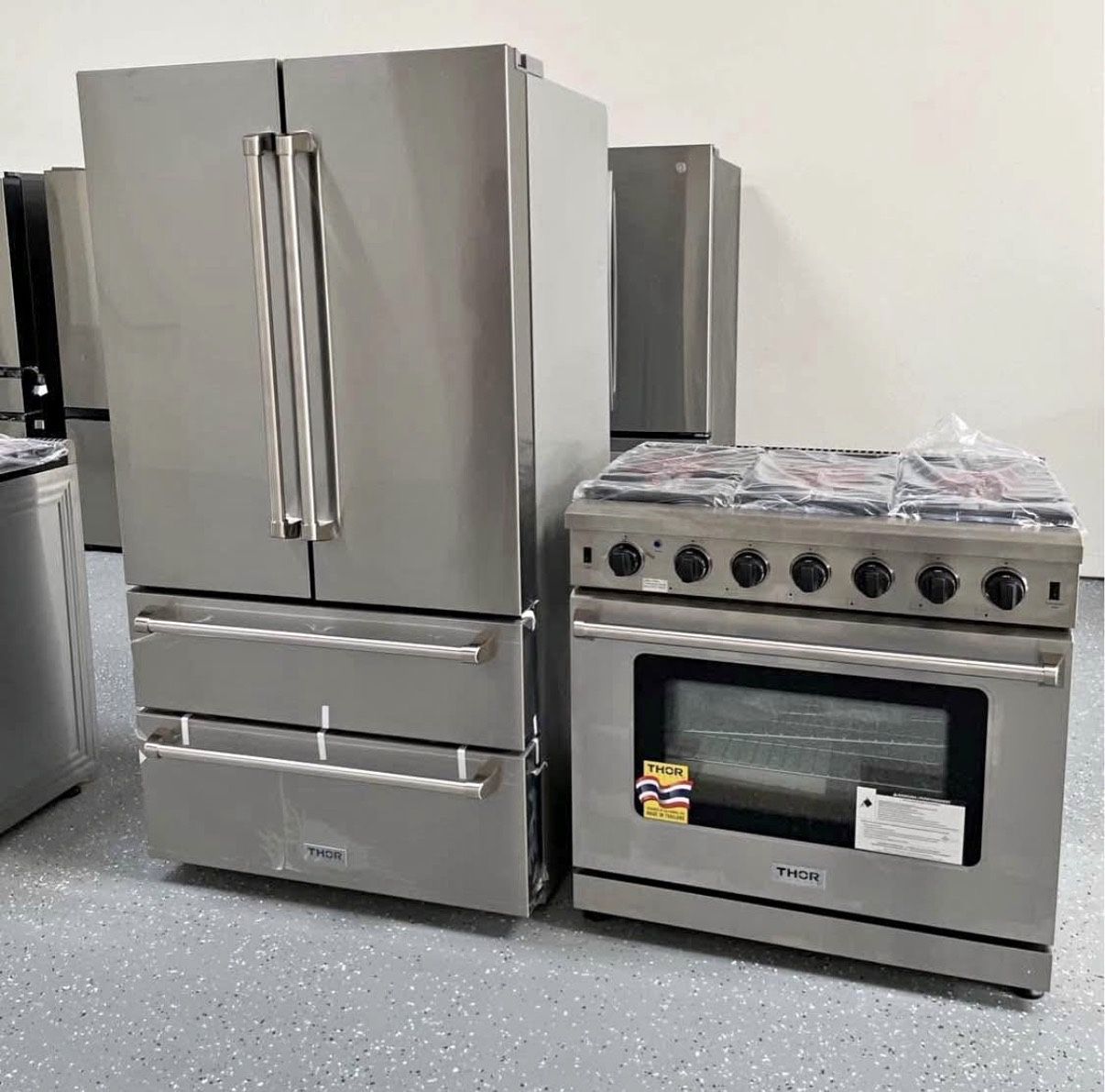 Thor Two-Piece Kitchen Set Refrigerator 36 Gas Stove