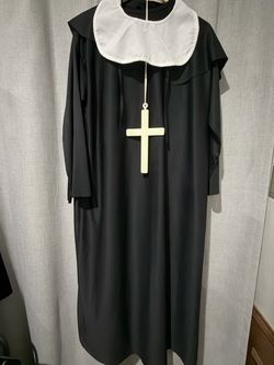 Halloween  Nun costume