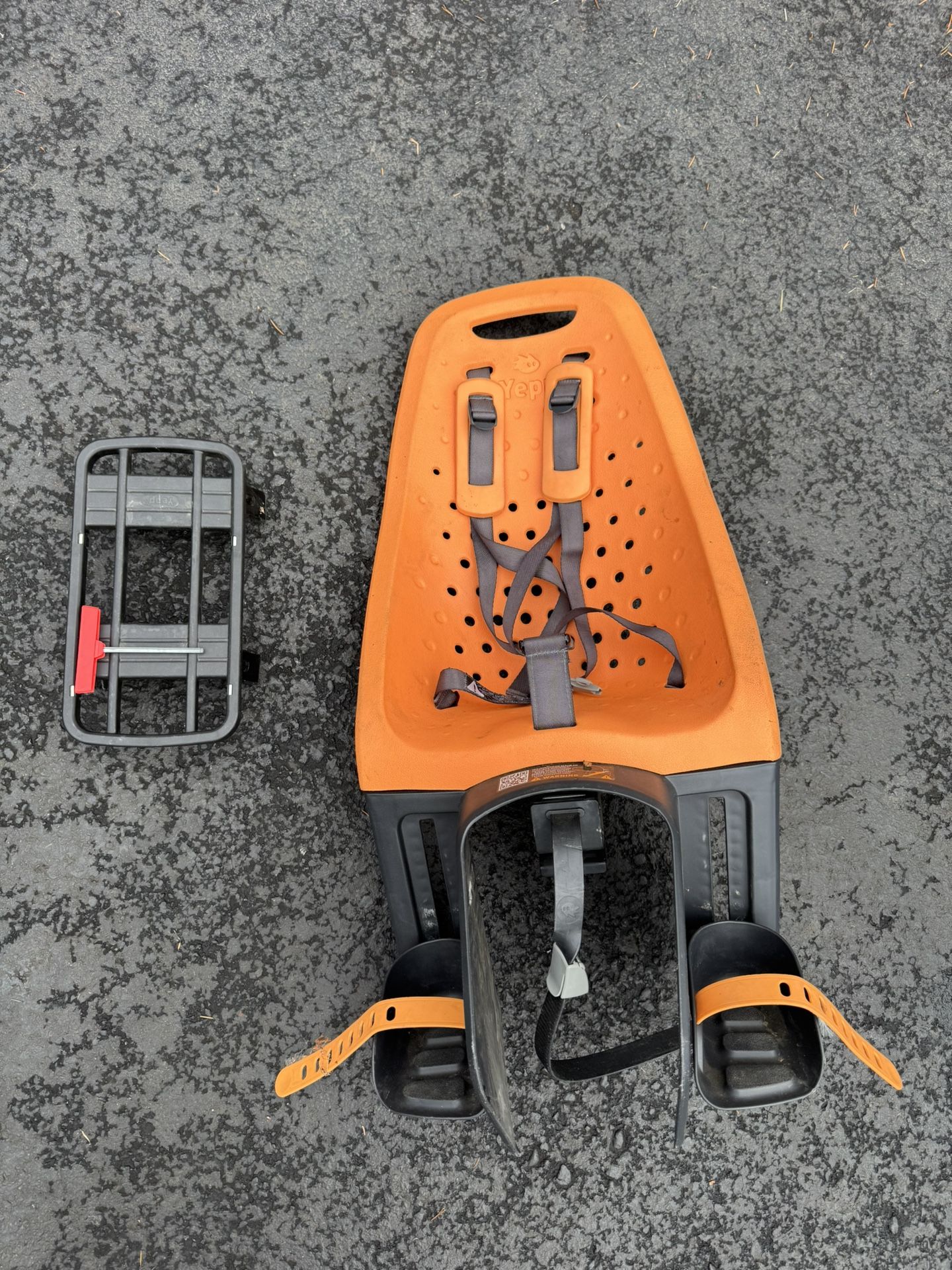 Thule Yepp Maxi Child Bike Seat w/ Rack Adapter