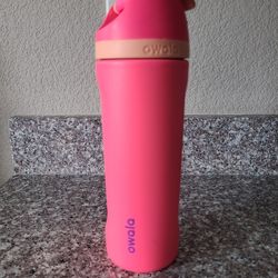 Owala Magenta and Purple 19oz Water Bottle with Straw Brand New Rare Color