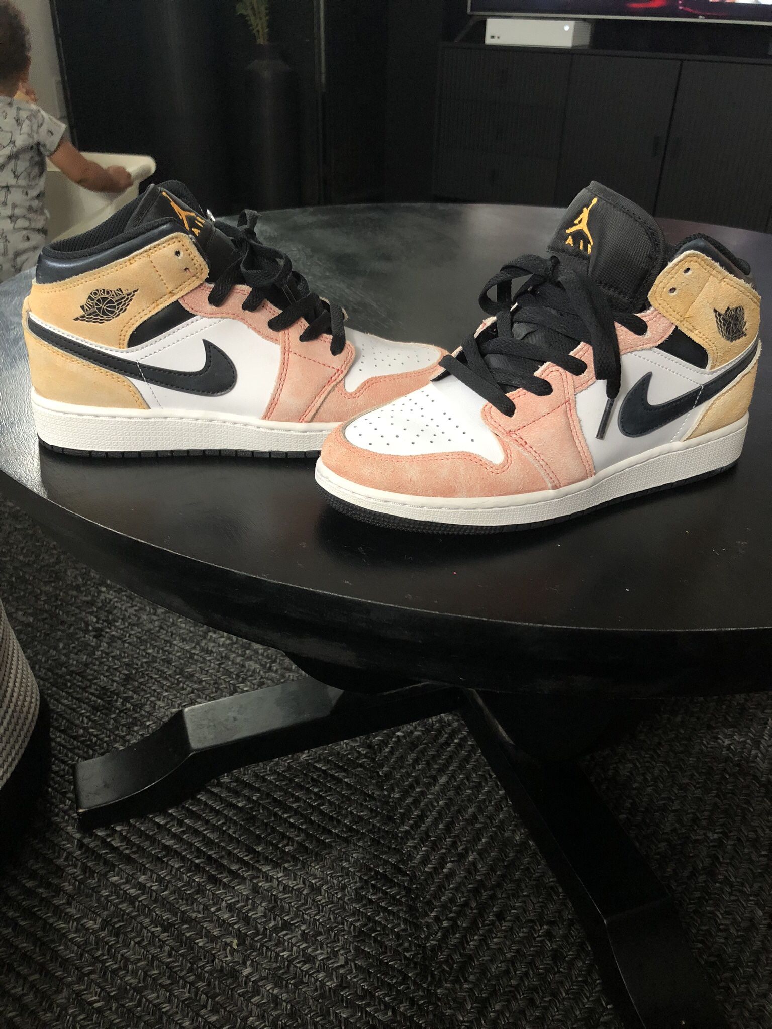 Girls Sneakers/shoes